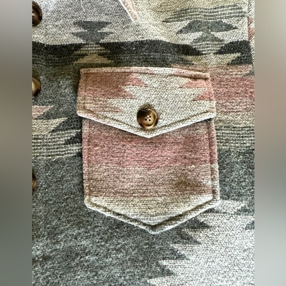 Aztec Southwest Pink Gray Button Closure Two Pockets  Shacket Size Medium - Picture 6 of 7